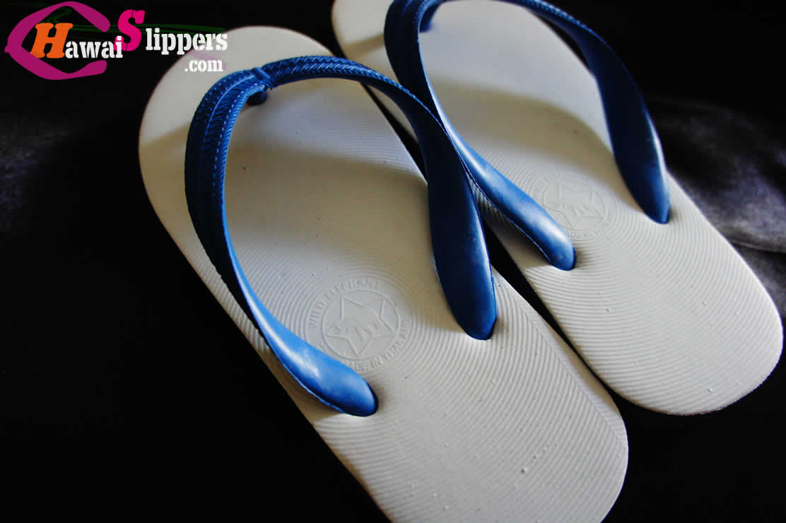 white rubber slippers
